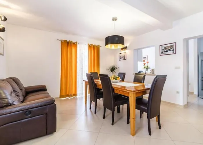 Sea Terrace Apartament Sutivan